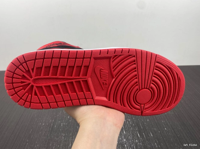 FD4810-061 1 Satin High Jordan WMNS Bred OG Air 0520